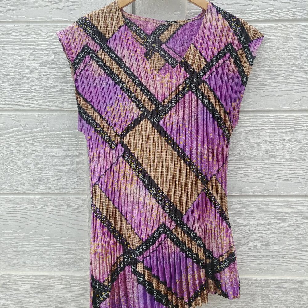 4/$20 Vintage super stretchy accordion pleats lightweight sleeveless blouse to…